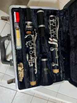 Bundy Resonite clarinet by Selmer, typically a student-level.