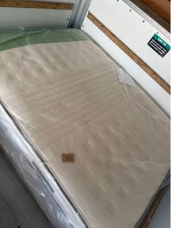 Queen size bed mattress avocado extra firm mattress tight top organic luxury grand luxe Saatva purple restore plus rejuvenate aireloom Kluft hotel col