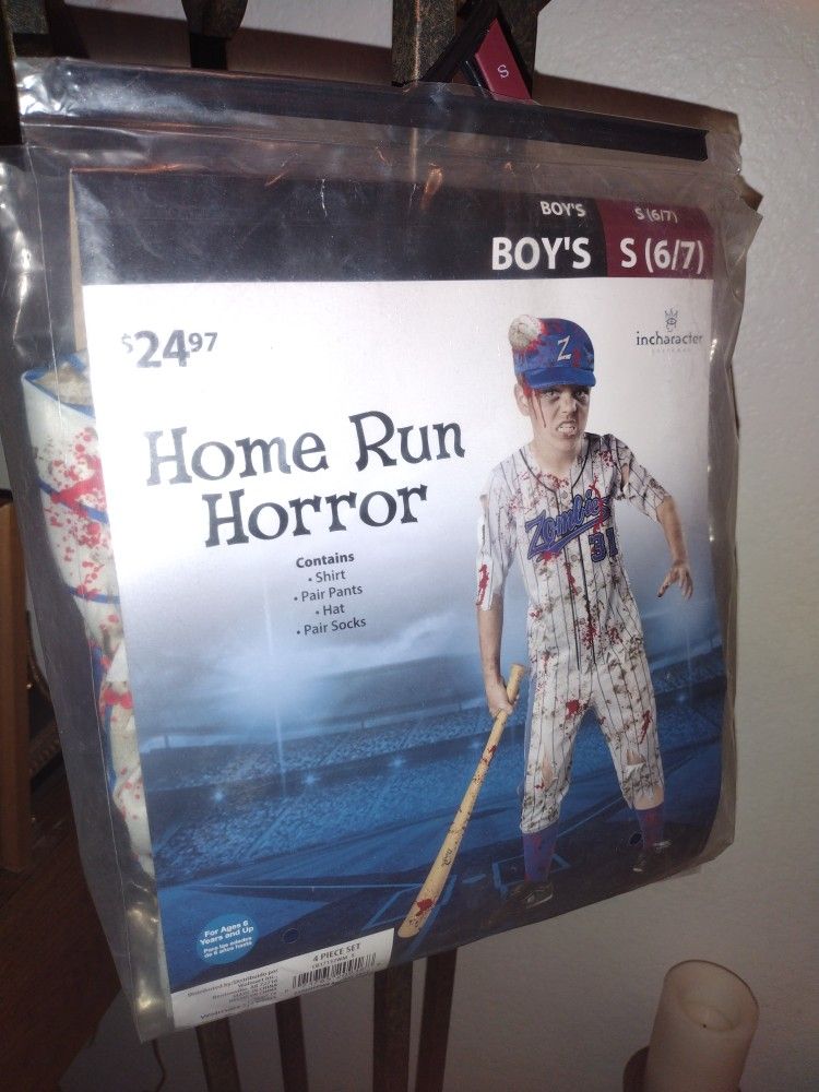 New Home Run Horror Boys Halloween Costume Size Small (6/7)