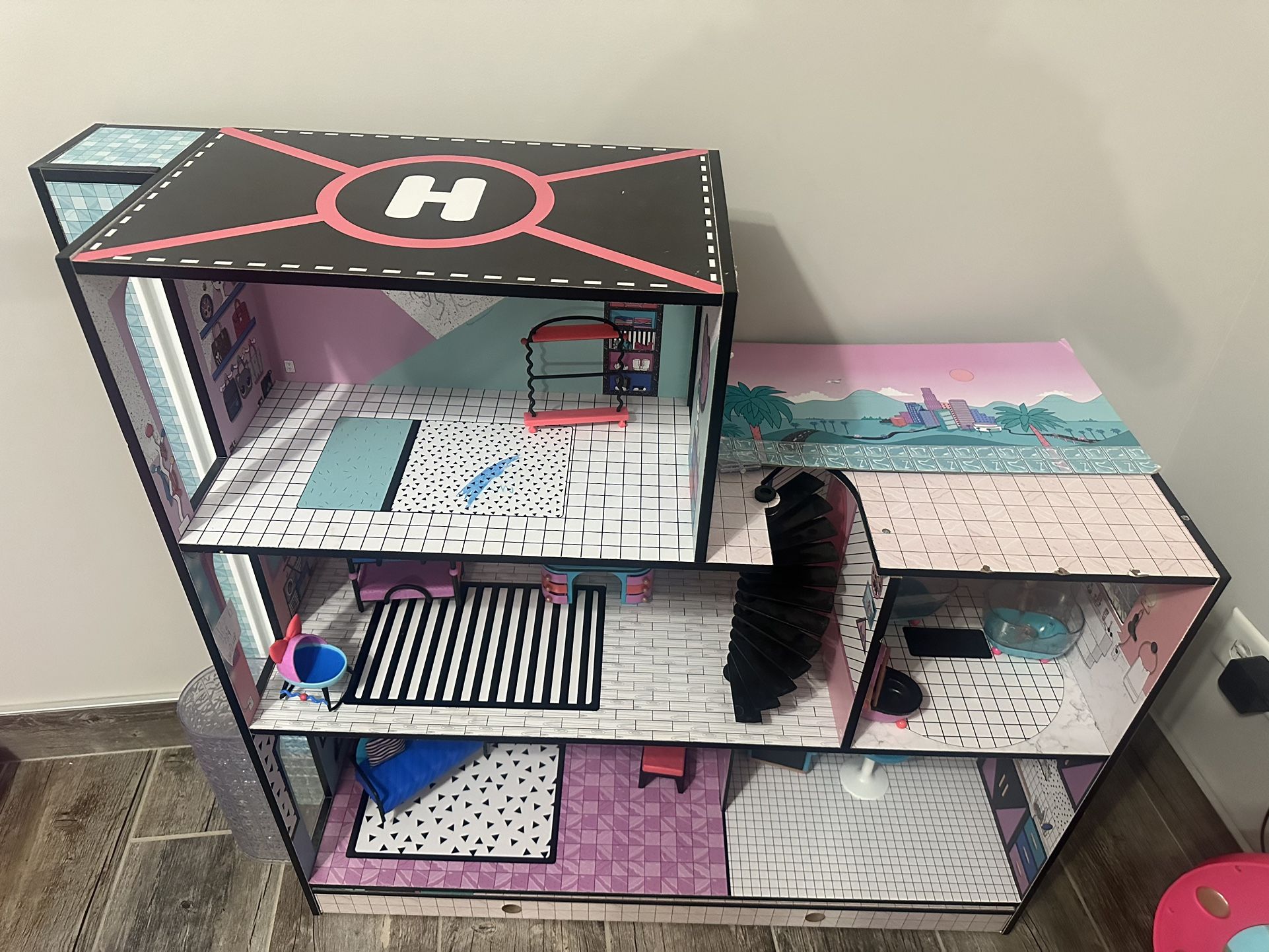 LOL Doll House With Salon Set 