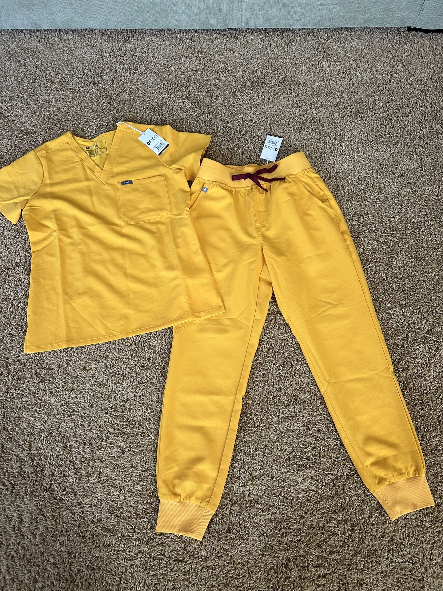 NWT Figs Emergency Yellow Scrub Set XS/XSP