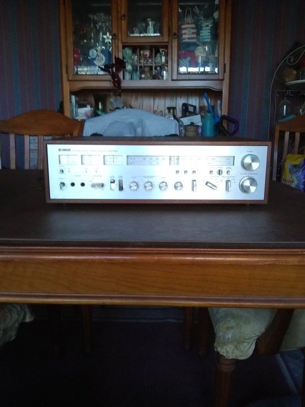 Vintage Yamaha CR-1020 receiver 