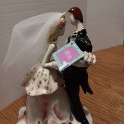 Rare vintage Romantic.
Dancing couple Figuring. statue porcelain ( 9"+6") $55