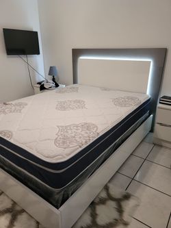 NEW QUEEN PILLOW TOP MATTRESS AND BOX SPRING 💯% QUALITY & CONFORM 👌
