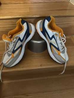 Curves for Women Walking Shoes w/ Toning insoles -size 10 leather w/manmade trim