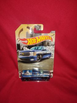 New Sealed Hot Wheels - Chevy Silverado 2015 Blue Truck