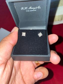 Diamond earrings 10k
