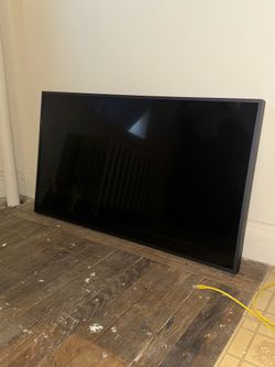 Samsung Frames TV with sound bar