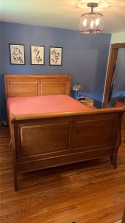 Queen Solid Wood Slay Bed Frame