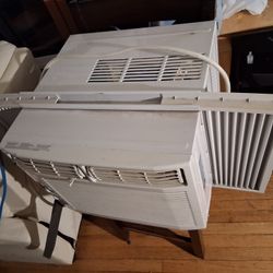 Frigidaire 12,000 BTU./115v Air Conditioner