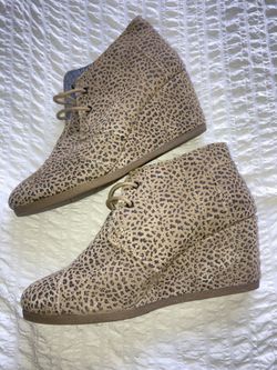 TOM’S Wedged Boot- Size 8 Women’s 