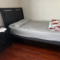 Macy’s Queen Size Bedroom Set