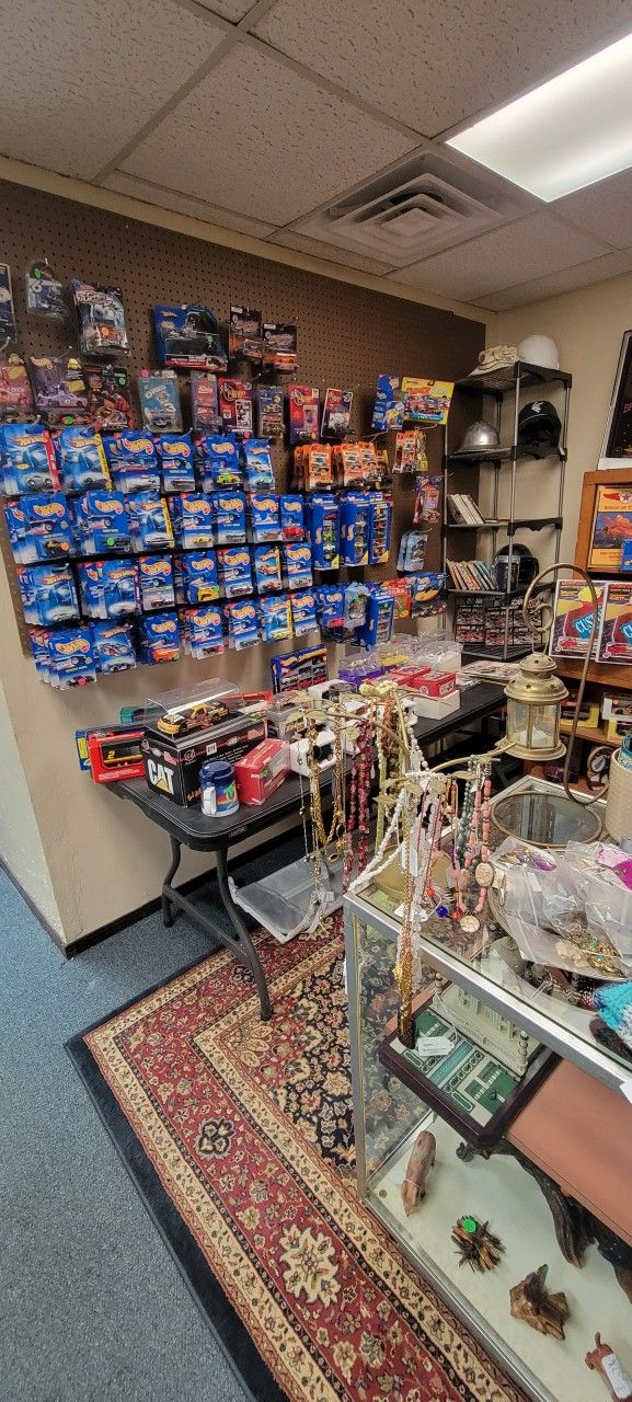 20 Vendors Indoor Flea Market