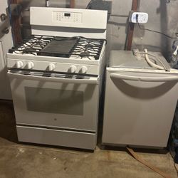 Stove And Dishwasher 