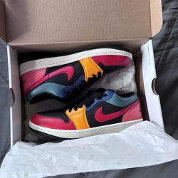 Air Jordan 1 Low Se/ Men’s Size 9/ Woman’s Size 11