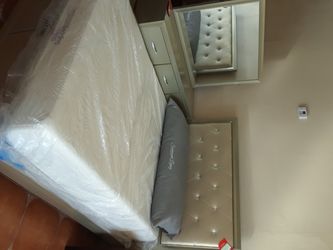 New 4PC Champagne bedroom set