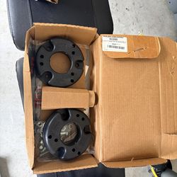 2009-2021 F150 Rough Country Leveling Kit