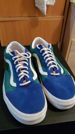 Yacht club vans