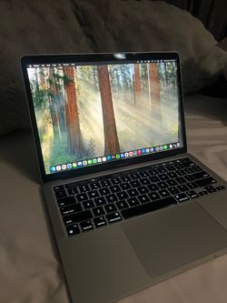 Like New Macbook Pro M2 13’ with Touchbar Throw Offers
