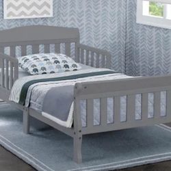 Toddle bed With Mattress / Cama De Niños Con Mattress 