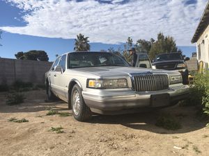 Photo 1995 Lincoln town car only 71,933 miles