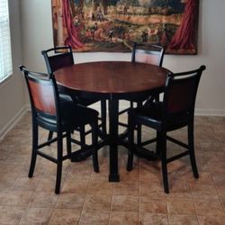 Kitchen Table & Chairs. NEED GONE