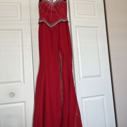 It’s A Beautiful Evening Dress Can Be Worn For any Occasion Made By Party Time The Size Is 6 The Color Is Red 