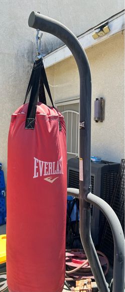 Kickboxing stand with bag