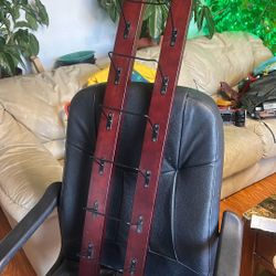 Stylish Wall-Mounted Wooden Wine Rack – Holds 8 Bottles – Excellent Condition 