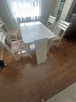 Solid Oak Table 4 Chairs
