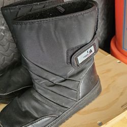 Snow Boots Size 5