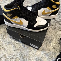 Air Jordan 1 Size 5Y Pollen BNIB