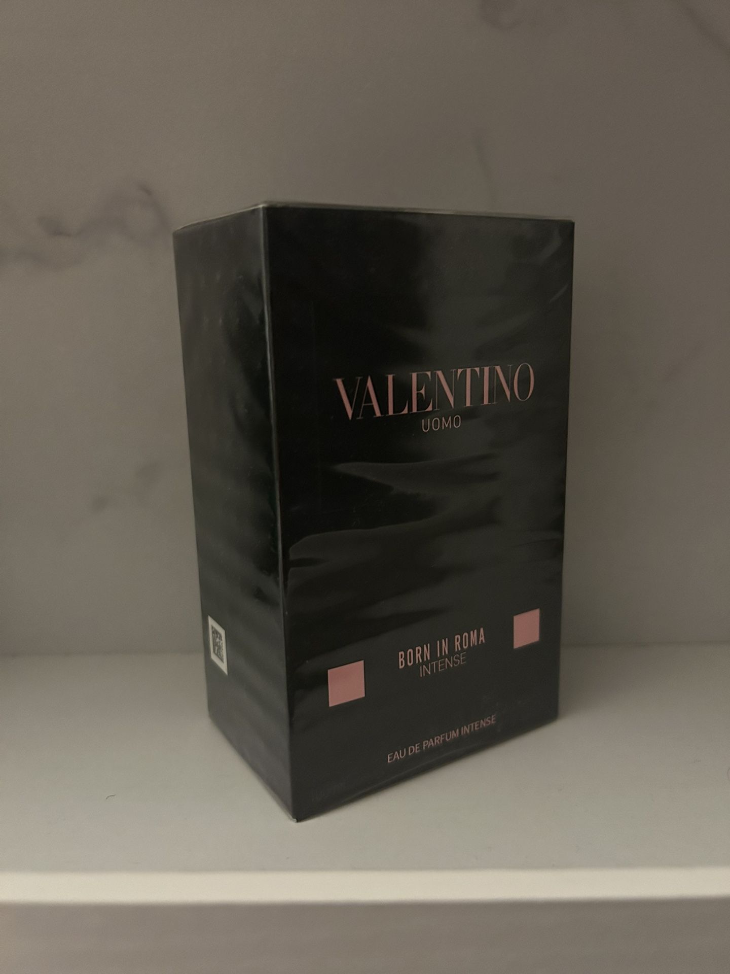 Valentino Uomo Born in Roma Intense – 3.4 fl oz (Men’s Cologne)