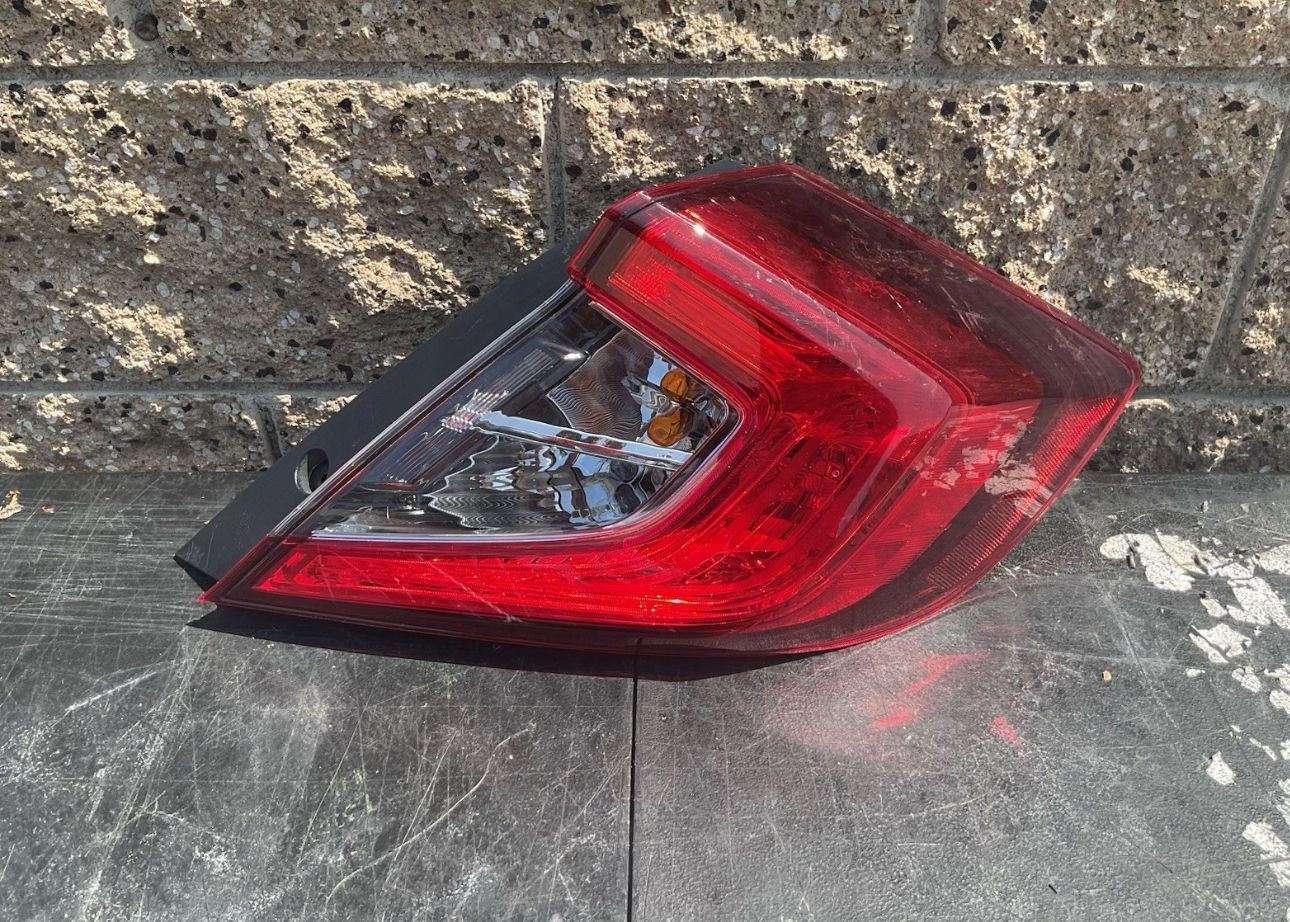 HONDA CIVIC RIGHT TAILLIGHT 2018