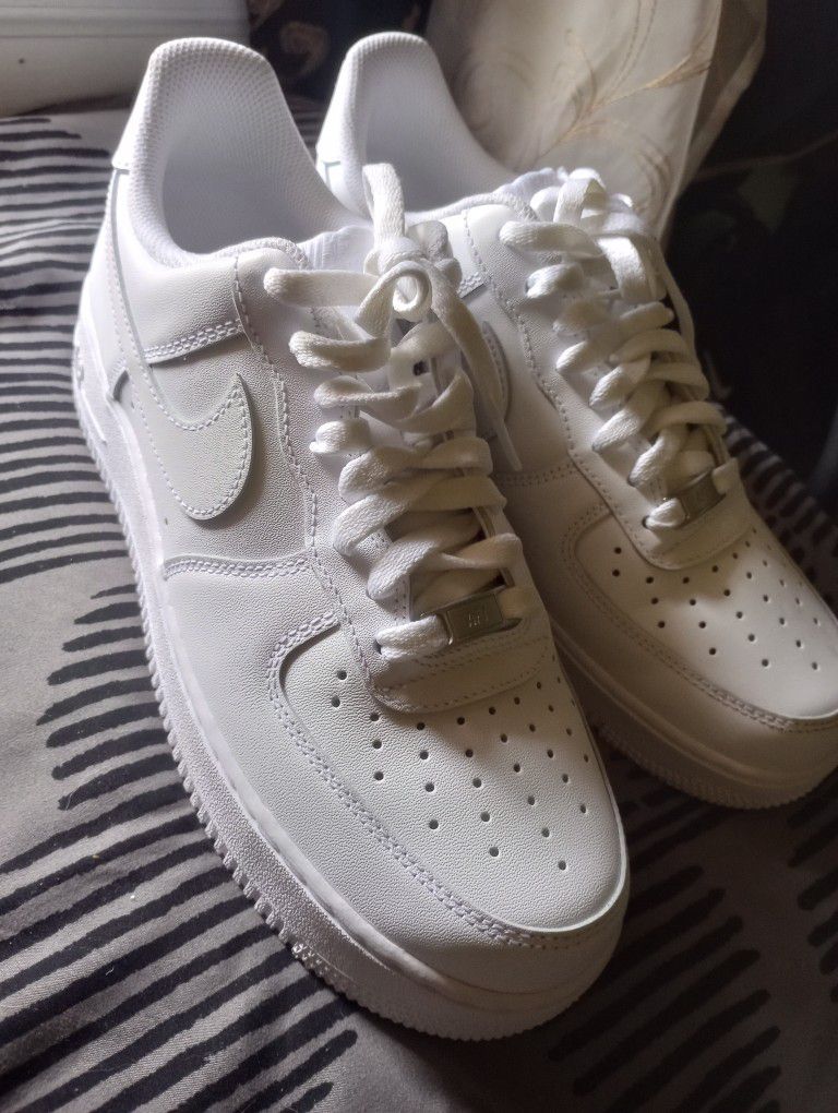 Nike Air Forces Size 9 for Sale in Visalia, CA - OfferUp