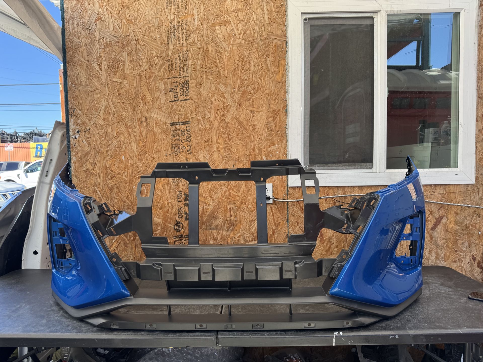 2021 2022 2023 NISSAN KICKS FRONT BUMPER COVER OEM USED