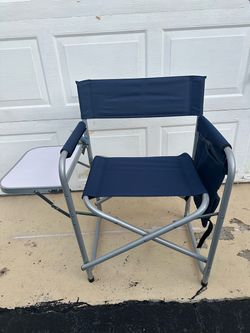 Navy foldable chair with side table and side pockets