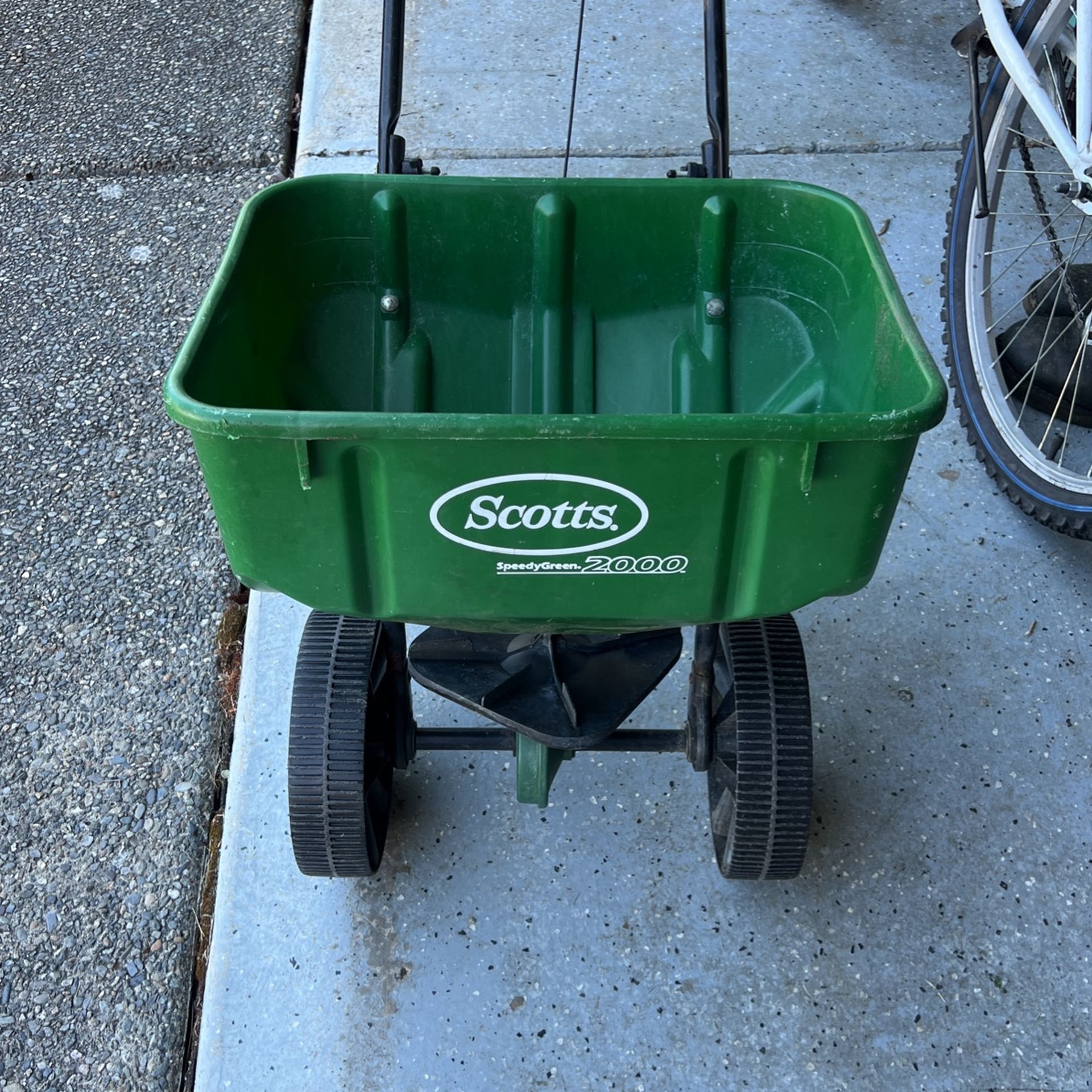 Scott’s 2000 Spreader