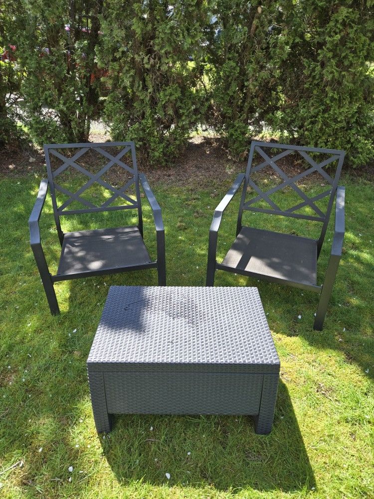 Outdoor Patio Arm Chair And Table Set