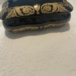 Amita Ceramic Trinket/Jewelry Box 5x7x2” 