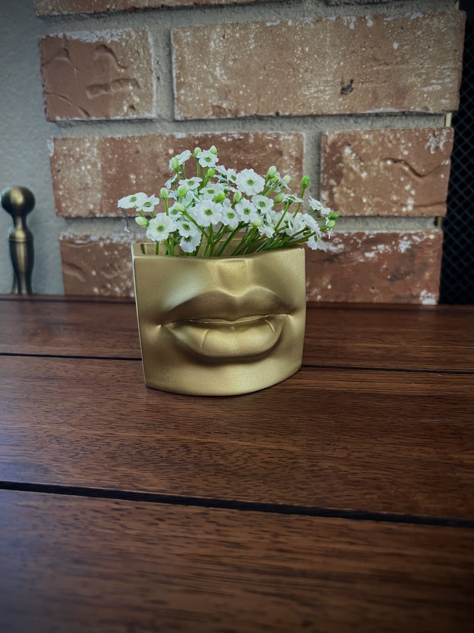 Sculpture Flower Pot Lips Desk Accessory