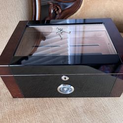 Wooden Cigar Humidor Box with Hygrometer Lock Glass Top & Removable Tray