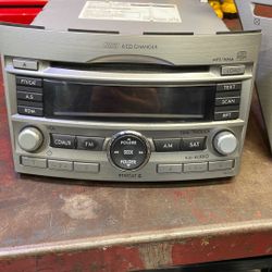 2011 Outback Stock Radio And Bezel 