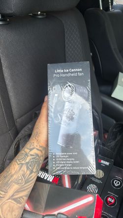 Pro handheld fan