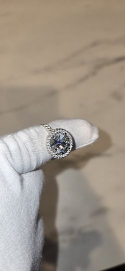 Woman's Elegant Ring