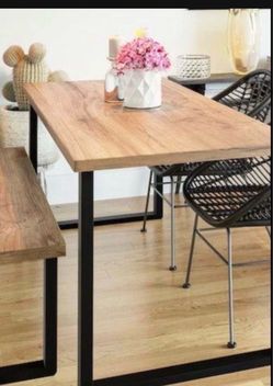 Umbuzo dinning table