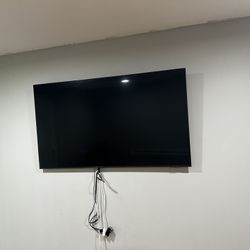 🖥️ Samsung Q60AA 55” QLED 4K Smart TV – Like New!