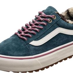 Brand New Vans Old Skool MTE-1 Suede Waterproof 8.5 Faux Fur Insulated
