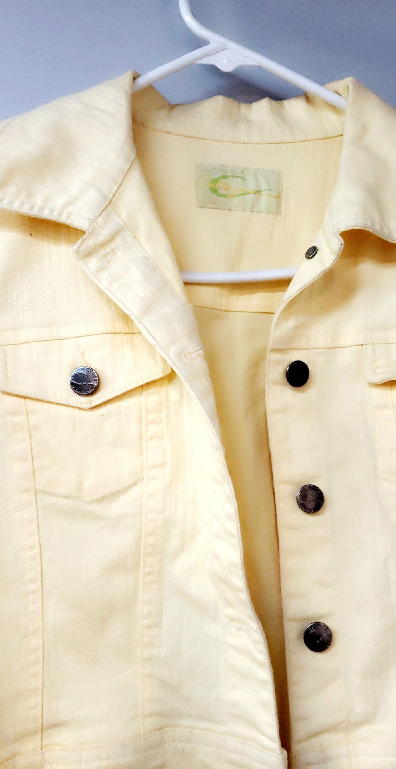 Yellow Jacket size Large