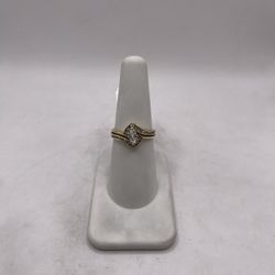 14kt Gold Diamond Engagement Style Ring 